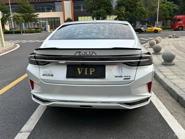 Dongfeng Yixuan MAX — Фото автомобиля 18
