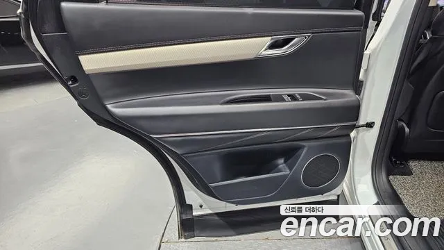 Genesis GV80 — Фото автомобиля 13