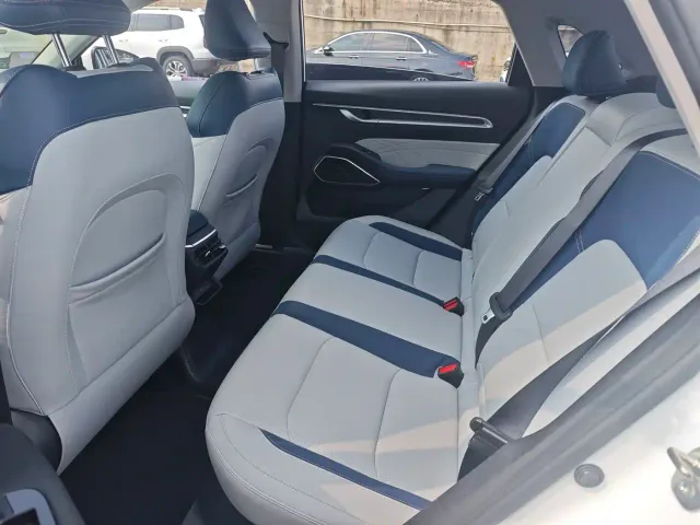 Geely Emgrand — Фото автомобиля 5