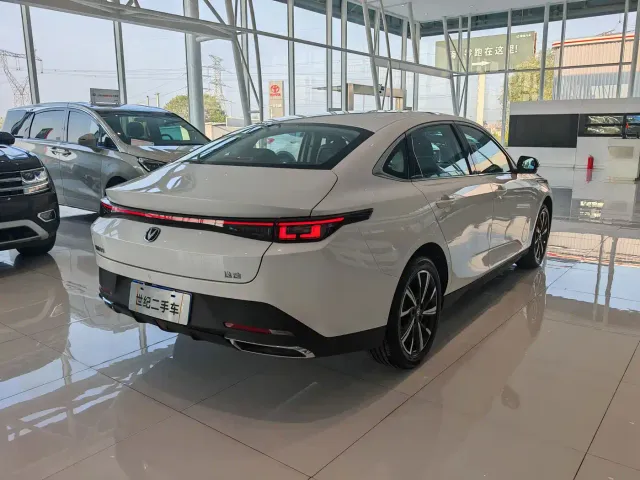 Changan Eado — Фото автомобиля 14