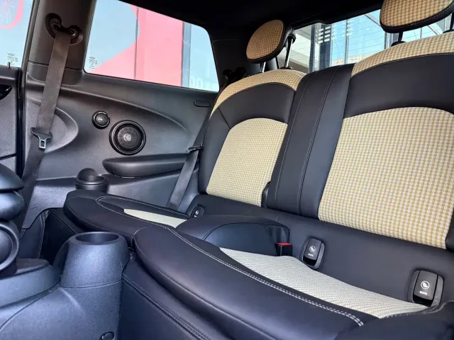 MINI Hatch — Фото автомобиля 11