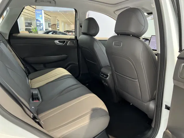 Shangjie Shangjie SUV — Фото автомобиля 16