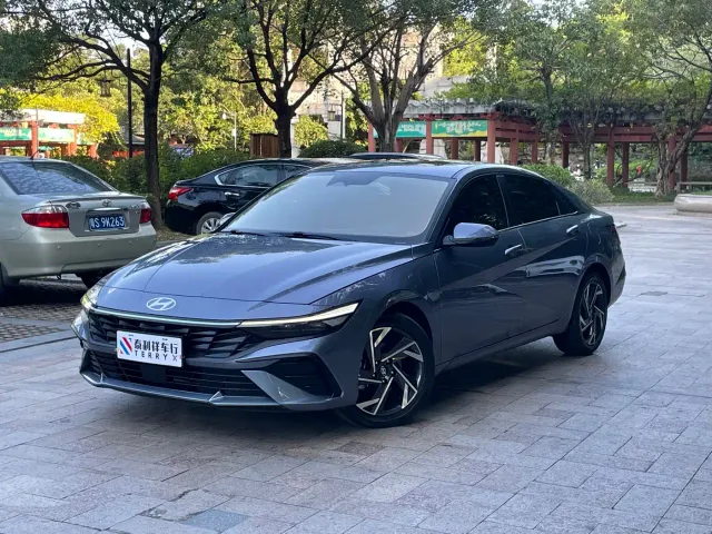 Фотография автомобиля — Hyundai Elantra
