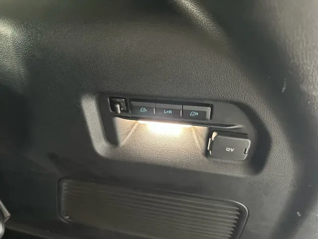 Ford Explorer — Фото автомобиля 11
