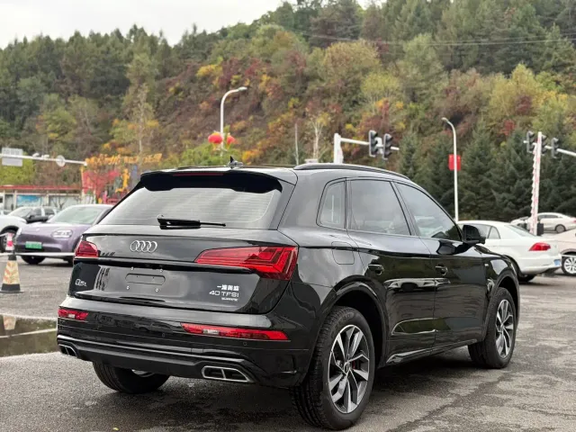 Audi Q5L — Фото автомобиля 5