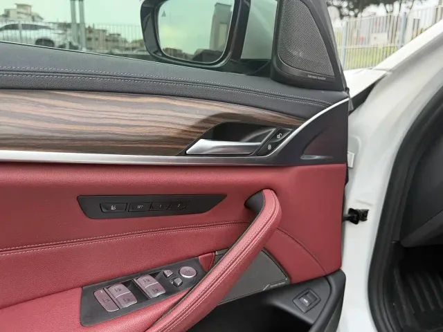 BMW 5 Series — Фото автомобиля 7