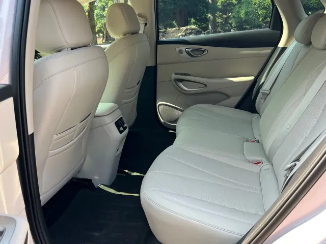 BYD Seal 05 DM-i — Фото автомобиля 10