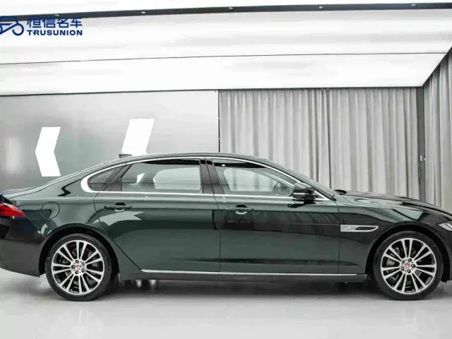 Jaguar XFL — Фото автомобиля 4