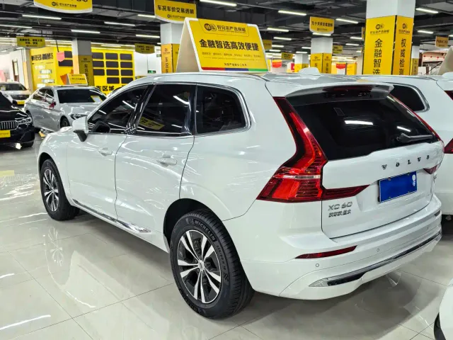 Volvo XC60 — Фото автомобиля 15