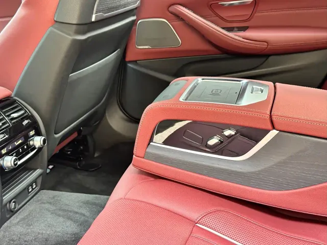 BMW 5 Series — Фото автомобиля 9