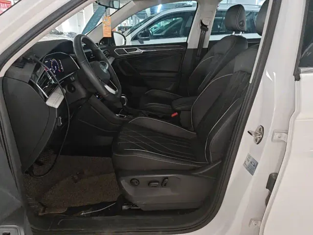 Volkswagen Tiguan L — Фото автомобиля 14