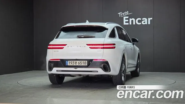 Genesis GV70 — Фото автомобиля 4
