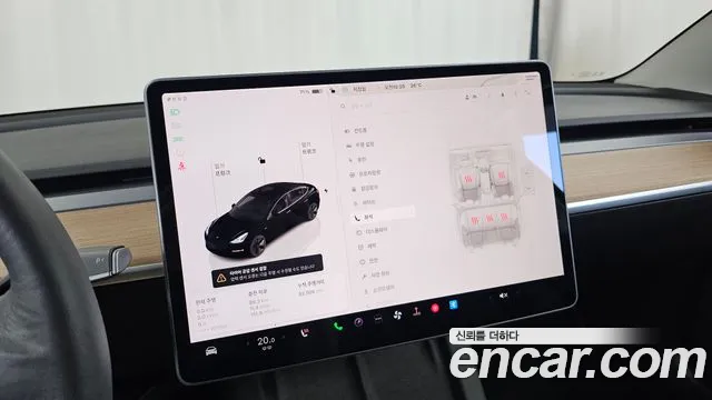 Tesla Model 3 — Фото автомобиля 30