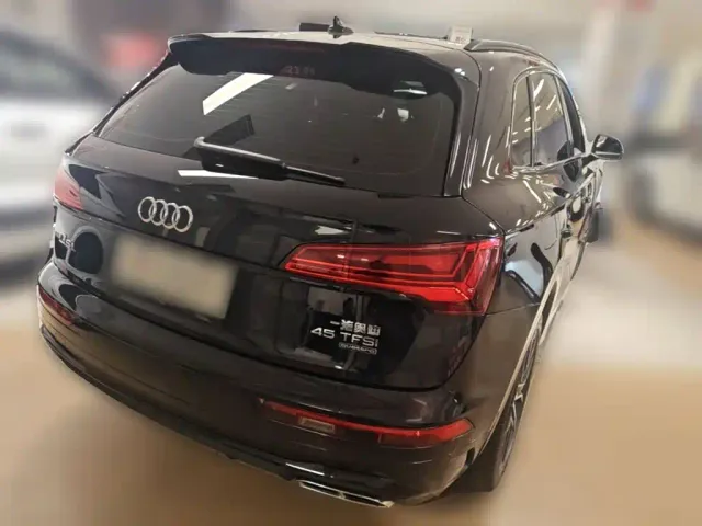 Audi Q5L — Фото автомобиля 9