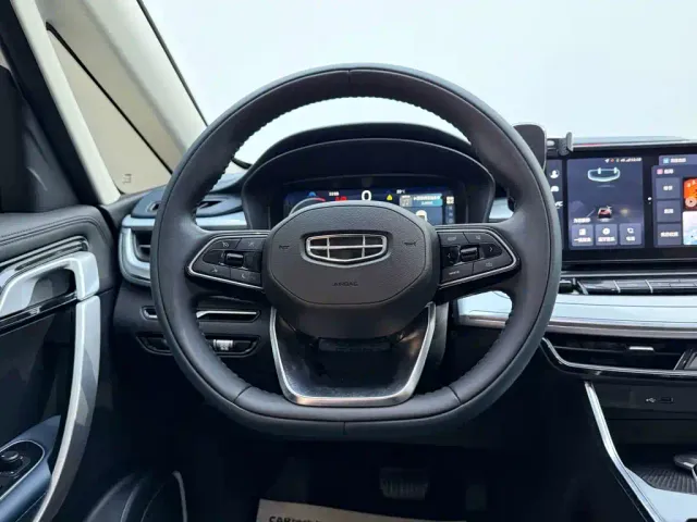 Geely Jiaji — Фото автомобиля 8