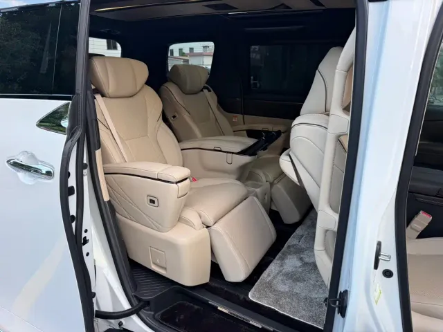 Toyota Alphard — Фото автомобиля 5
