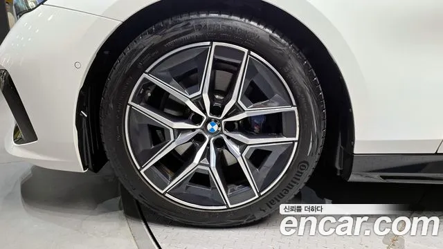 BMW 5 Series G60 — Фото автомобиля 5
