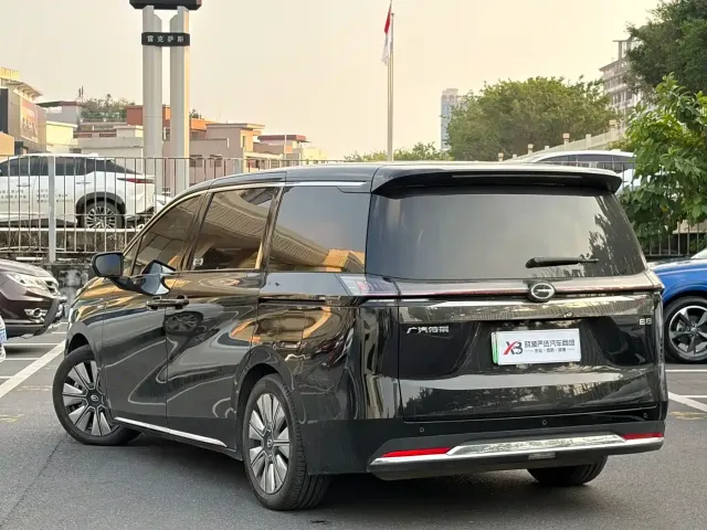 GAC Trumpchi Trumpchi E8 NEV 2024 150km Soaring Dragon Starlight+ — Фото автомобиля 24