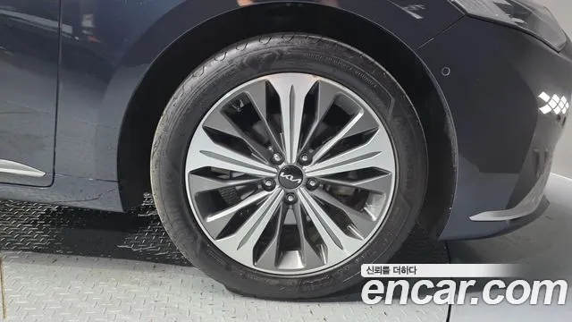Kia K8 Signature — Фото автомобиля 21