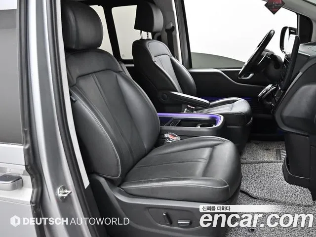 Hyundai Staria Staria 4WD Lounge 9 мест — Фото автомобиля 10