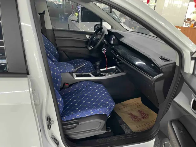 Wuling Jiachen — Фото автомобиля 6