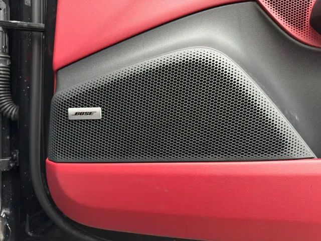 Porsche Macan EV — Фото автомобиля 9