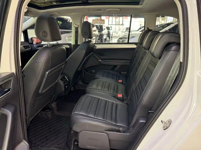 Volkswagen Touran 2021 Touran L 280TSI DSG Comfort Edition 7-seater — Фото автомобиля 9