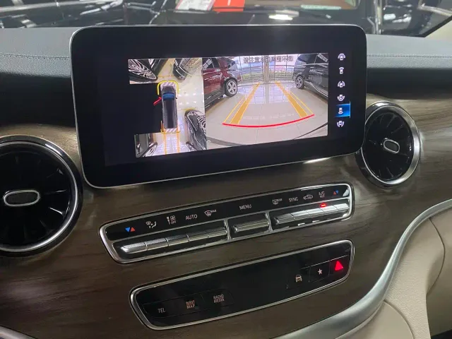 Mercedes-Benz V-Class — Фото автомобиля 4