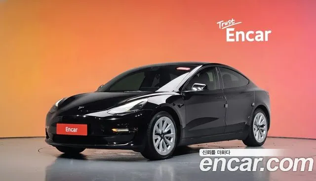 Фотография автомобиля — Tesla Model 3