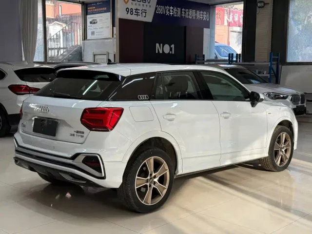 Audi Q2L — Фото автомобиля 4