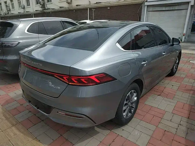 BYD Qin PLUS — Фото автомобиля 6