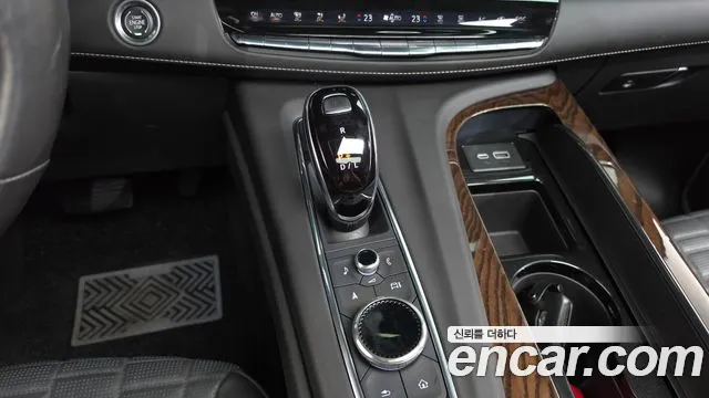Cadillac Escalade — Фото автомобиля 2