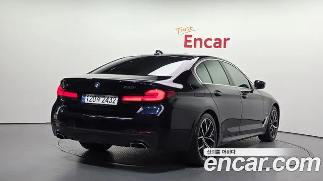 BMW 5-Series 5 серия (G30) 530i xDrive M Sport — Фото автомобиля 2