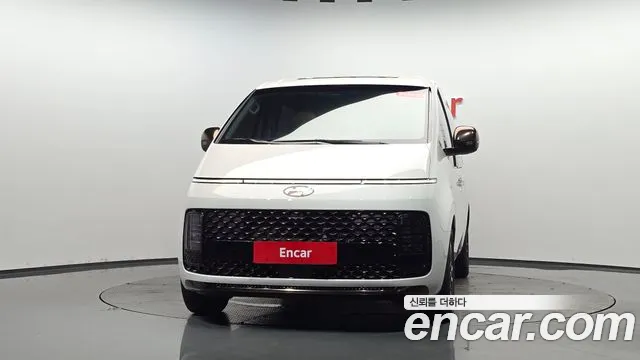Hyundai Staria Staria 4WD Lounge 9 мест — Фото автомобиля 3