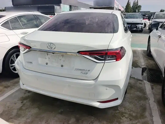 Toyota Corolla — Фото автомобиля 5
