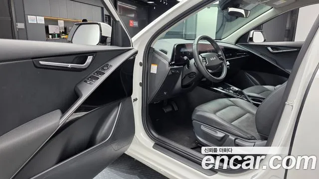 Kia Niro Niro (New) — Фото автомобиля 10