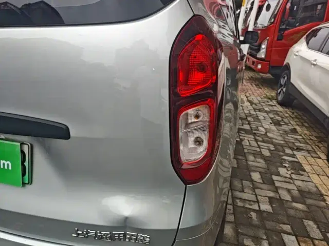 Wuling Hongguang — Фото автомобиля 7