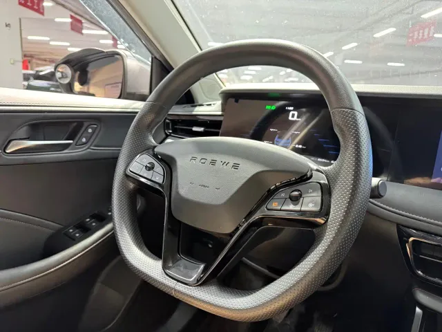 Roewe i5 — Фото автомобиля 16