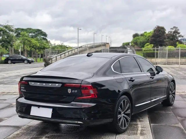 Volvo S90 — Фото автомобиля 4
