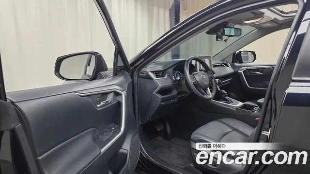 Toyota RAV4 — Фото автомобиля 5