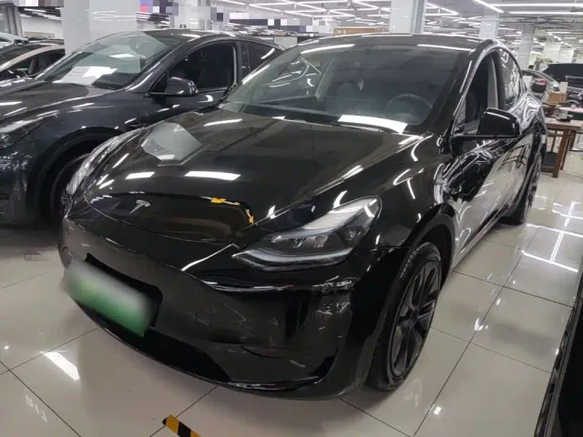 Фотография автомобиля — Tesla Model Y