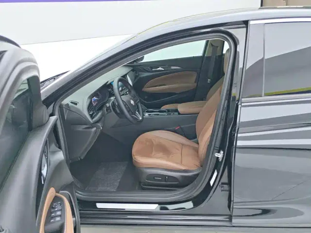 Buick Regal — Фото автомобиля 9