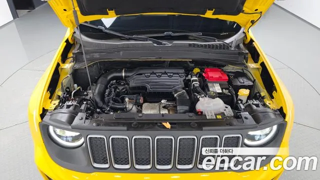 Jeep Renegade — Фото автомобиля 5