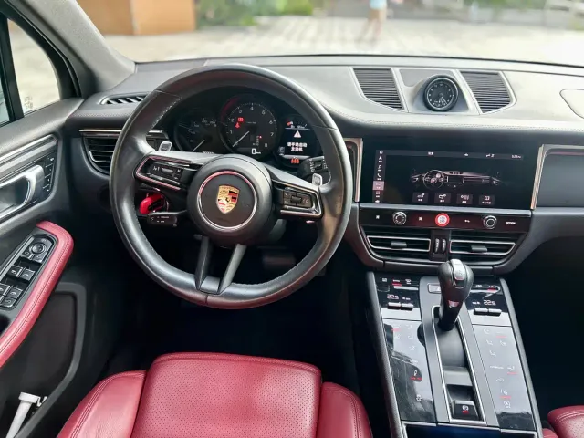 Porsche Macan — Фото автомобиля 9