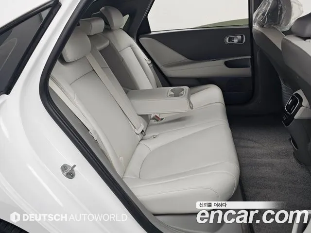 Hyundai Ioniq 6 — Фото автомобиля 12