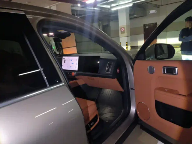 Li Auto L8 — Фото автомобиля 19