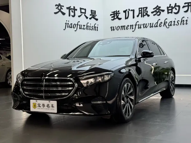 Mercedes-Benz E-Class — Фото автомобиля 3