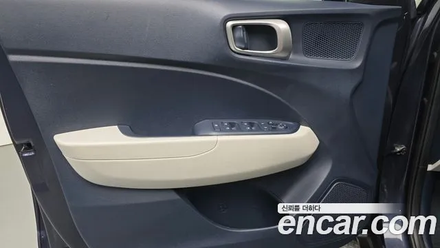 Hyundai Venue — Фото автомобиля 13