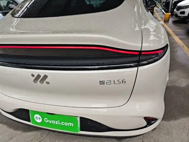 IM Motors LS6 — Фото автомобиля 7