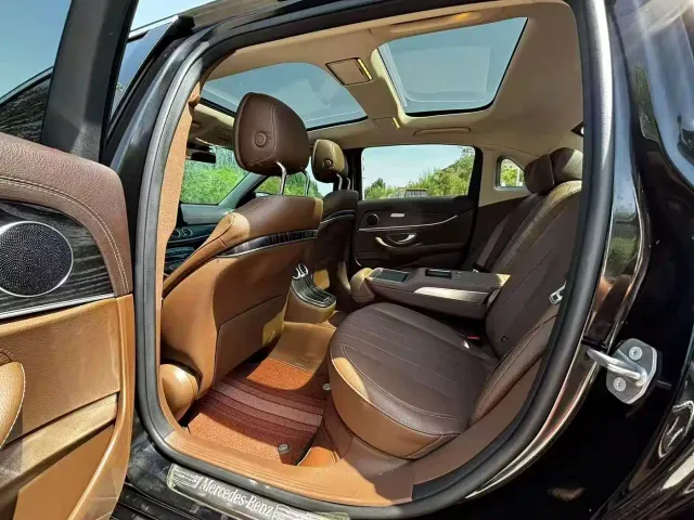 Mercedes-Benz E-Class — Фото автомобиля 6